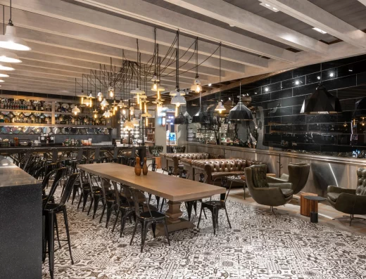 La Cueva del Jaguar – Mezcalería & Club